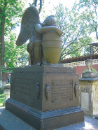 Надгробия-памятники некрополя Донского монастыря