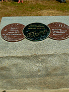 Закладной камень на набережной в Евпатории, где будет установлен памятник писателю Борису Балтеру